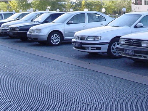 停車場鋼<a href='http://www.aozonu.cn'>格柵板</a> 停車場<a href='http://www.aozonu.cn'>鋼格柵</a>板