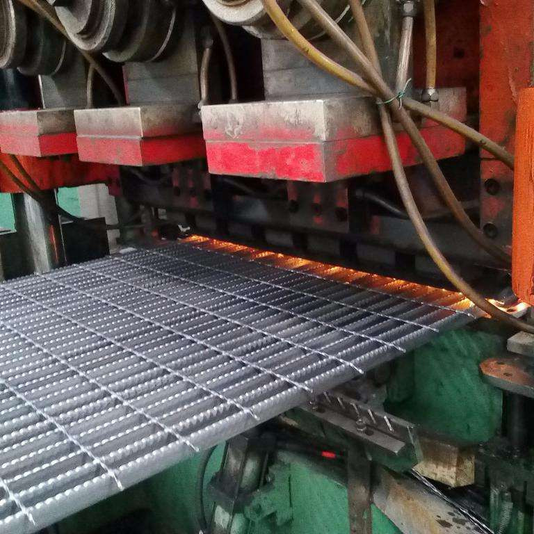 熱鍍鋅齒形鋼格柵板 熱鍍鋅齒形鋼格柵板