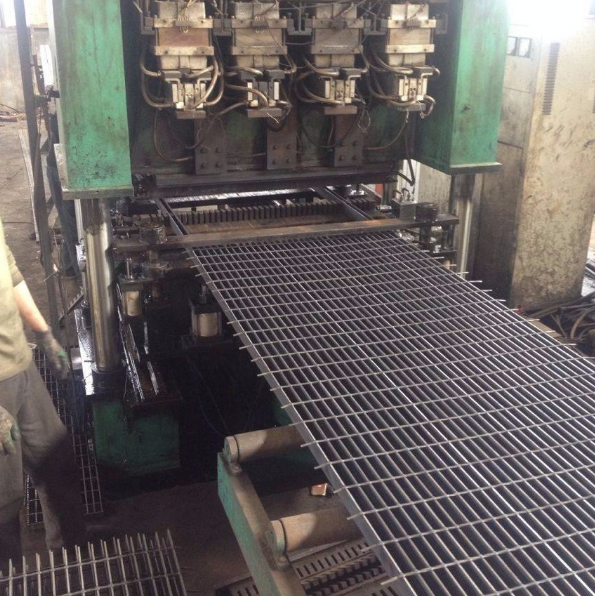 熱浸鋅鋼格柵板規格