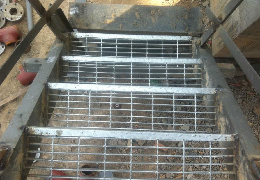 熱鍍鋅鋼格板踏步 熱鍍鋅鋼格板踏步