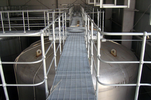 平臺(tái)球接欄桿廠家 平臺(tái)球接欄桿廠家