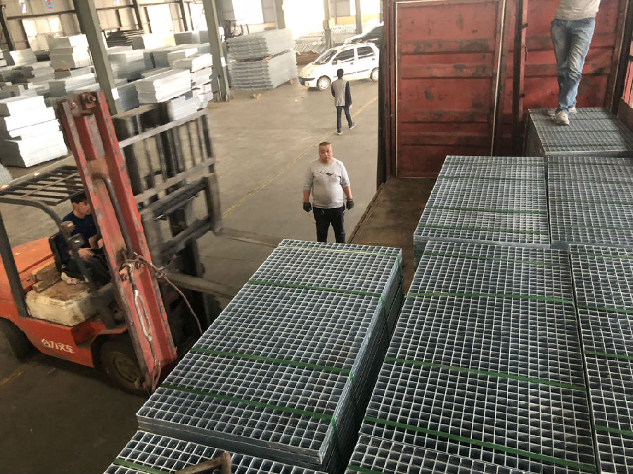 金屬格柵踏步板 金屬格柵踏步板