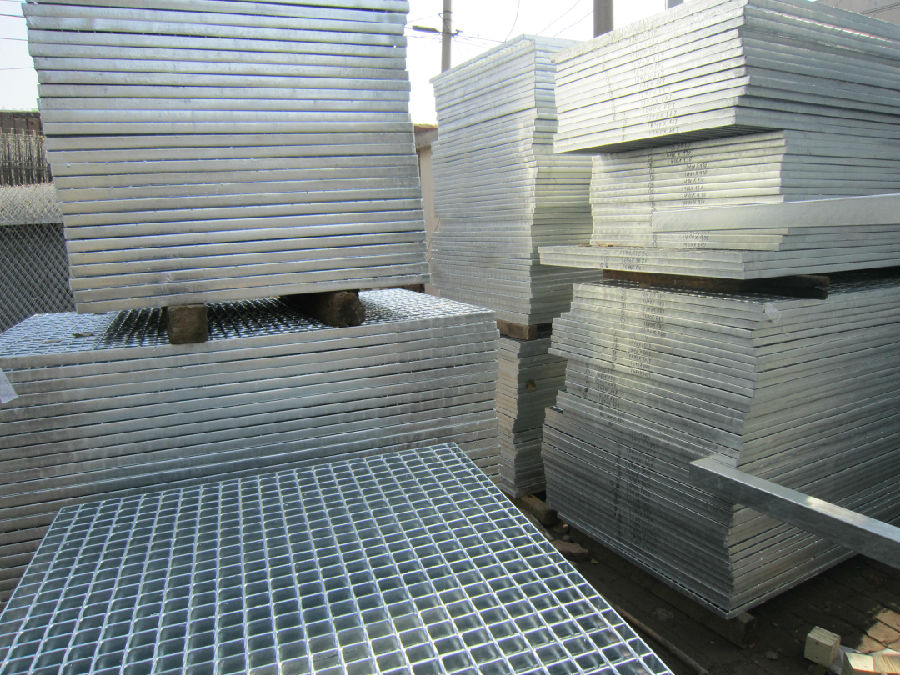 平臺熱鍍鋅鋼格柵